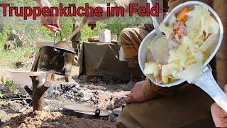 Schtschi Kochen für die Truppe. Sowjetische Feldverpflegung