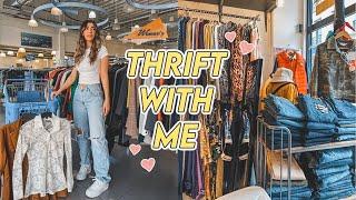 THRIFTING VALENTINES DAY OUTFITS *from a girl who hates pink and red*