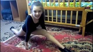 how to make the splits  ( Stretches to do the Splits )