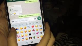 Come escono. Le lettere colorate su WhatsApp