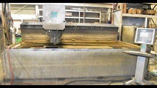 FLOW 712127-1 CNC cantilever-type water jet cutting system