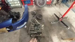 How to remove the gearbox out of a Renault !