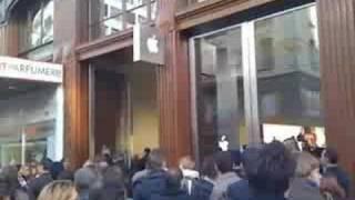 Apple Store Geneva Opening Day