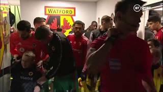 Rui Patricio offers a cold mascot in the tunnel his coat before the game. A real classy gesture!