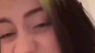 i like ya cut g Billie Eilish (göğüslerine vuruyor)