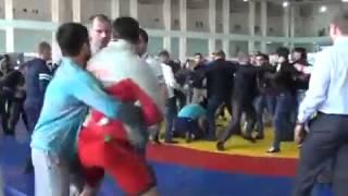 ДРАКА БОРЦОВ НА СОРЕВНОВАНИЯХ ШОК!! THE FIGHT AT THE COMPETITIONS