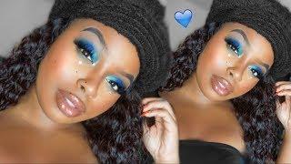 AN UNSAFE & DRAMATIC BLUE SMOKEY EYE .