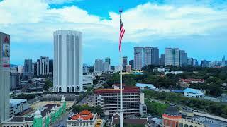 Bendera Jalur Gemilang di Dataran Merdeka | Drone Footage Rising Up