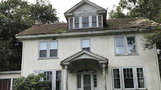 Strange Abandoned HOUSE & CREEPY UNDERGROUND TUNNELS Stuff left behind