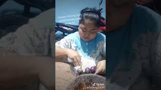 mkn sambel bawang lauk ceplok telur stengah mateng