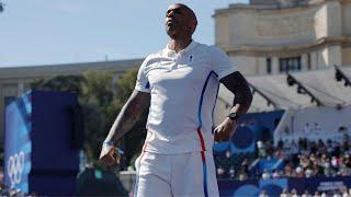  Thierry Henry had an absolute blast celebrating  France’s second-place  at the Olympic Games 