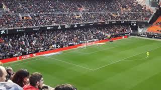 Valencia fans singing and making a great atmosphere at Mestalla against Real Sociedad