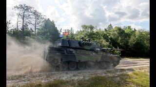 Best engine sound in the world  - LEOPARD 1A5 TANK V10 37,4 liter