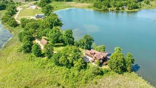 $1.42M Jackson-area lake house has its own private peninsula