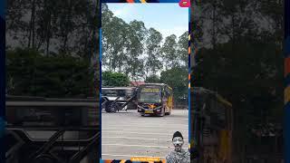 Bapak-bapak Mau Lawan Bus Lewat? Jangan Harap!!!