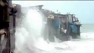 Houses in Mumbai where sea waves splash as far as into the living rooms