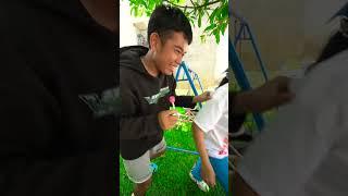 Người Chị Dễ Thương được Ăn Kẹo Mút Thần Kỳ của Người Em Tốt Bụng / Funny Video Eat Candy