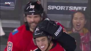 Jaromir Jagr scores his first goal as a Calgary Flame