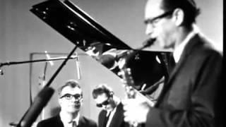 Paul Desmond Take Five Solo (1966). Alto Jazz Sax.