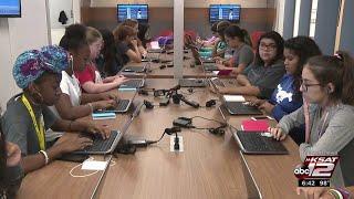 Blake's Brainiacs: Middle schoolers learn to build apps at free, all-girl coding camp on South Side