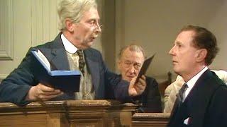 Dad's Army - A Brush with the Law - NL Ondertiteld - ... on the night of the 45th...