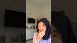 cewek paling suka pake jilbab hitam