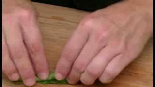 Cooking Tips : How to Making Basil Chiffonade