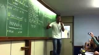 (EXCLUSIVO) Professor dando Aula Cantando Funk ( Video Oficial ) 2013