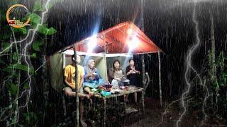 camping diguyur hujan deras/24 jam tidur di hutan