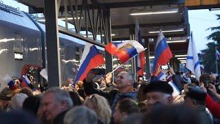 Celebrations Greet Moscow-Simferopol Train After Opening Of Bridge To Crimea