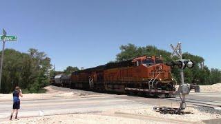 AMSLUB, Plainview Local, Oil Train, Lariat Rocket, And VURX Train After a Derail! | Lbk Trains #247