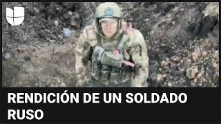 El momento en que un soldado ruso se rinde ante un dron ucraniano