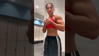 Muscle girl flex super abs