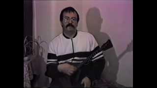 How To Play The Balalaika - Part 1 'The Basics' - Bibs Ekkel (Balalaika Lesson)