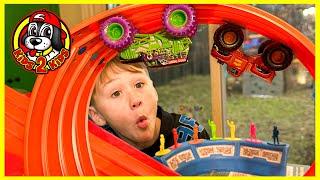 Monster Jam & Hot Wheels Monster Trucks - SUPER LOOPTY LOOP RACE COMPILATION