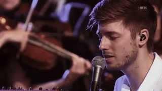 Lido performing Drowning (Remix) by BANKS with KORK Orchestra