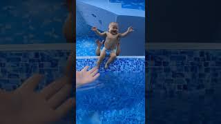 Yang Yueling Le En Water Education Baby Swimming