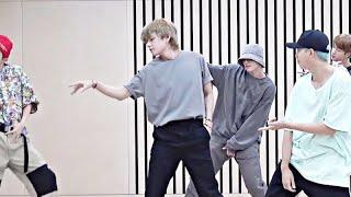 DYNAMITE - BTS (DANCE PRACTICE) [KIM TAEHYUNG FOCUS]