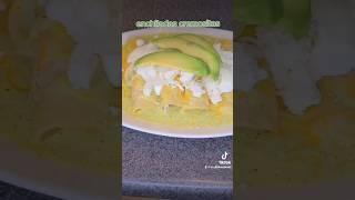 Enchiladas verdes cremosas