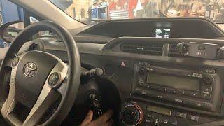 2014 Toyota Prius C cómo apagar la luz de mantenimiento luego del cambio de aceite.