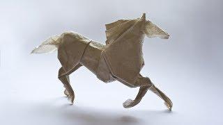 Origami horse by Roman Diaz