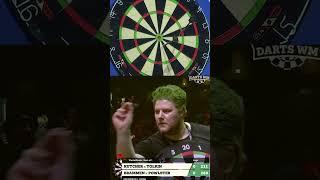 Brammen zerreißt die Halle mit der ersten Triple 20! @pietsmiet  #IDWM24 #darts #dart #dartwm