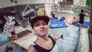 WE SLEEP IN A SKATEPARK FOR A WHOLE WEEK ! (Activate english subtitles)