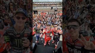 Waaaw!!! pinjam dulu seratus naik podium motogp|Trio pinjam dulu seratus#shorts #pinjamduluseratus