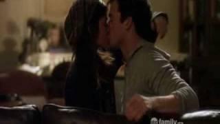 Pretty Little Liars - Aria and Ezra awkward make-out - 01x17