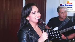 DANIELA DARCOURT canta en versión acústica en #GozandoEnVivo