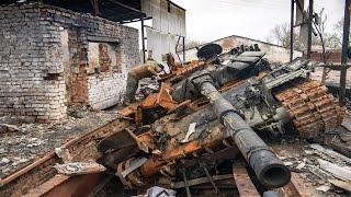 BRAVE TANK DUEL - UKRAINIAN T-62 TURNS RUSSIAN T-72 INTO SCRAP METAL || 2022