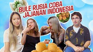 RUSSIANS TRY INDONESIAN SNACKS AND DESSERTS   - 