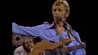 Jerry Reed plays and sings  "Eastbound and Down" live in 1982