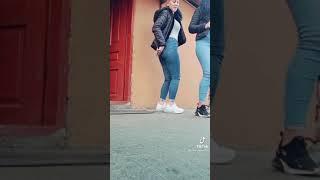 Periscope Liseli kızlardan twerk Show